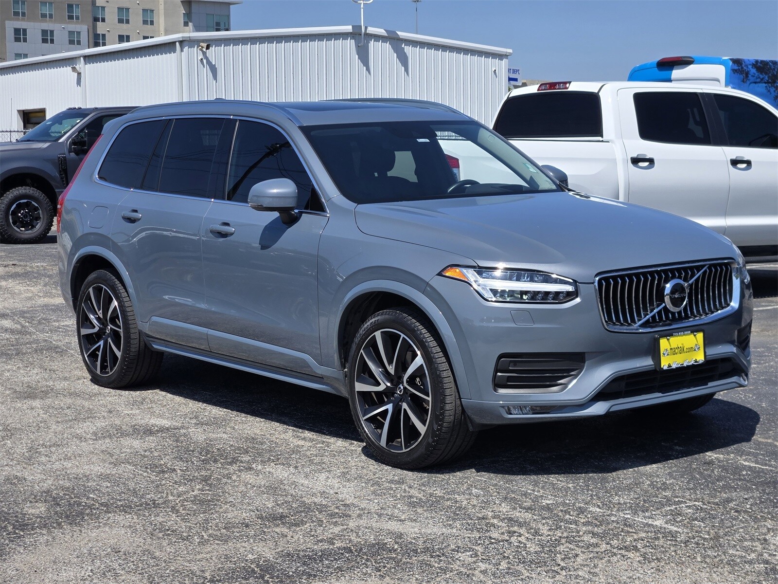 2022 Volvo XC90 T6 Momentum photo 2