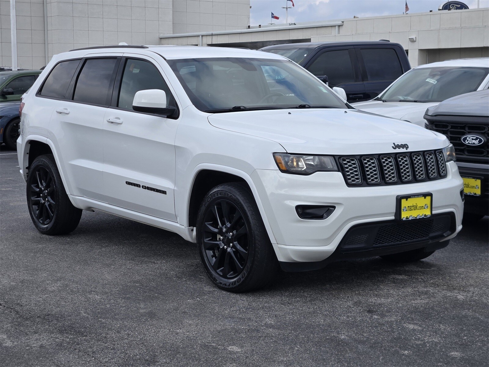 2017 Jeep Grand Cherokee Altitude photo 2