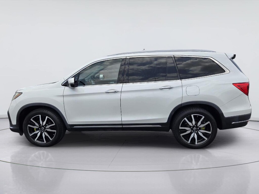 Certified 2021 Honda Pilot Touring w/Rear Captains Chairs SUV
