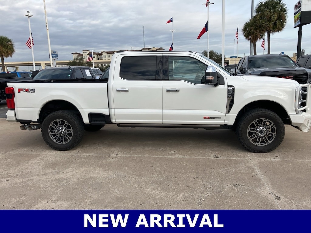 Used 2025 Ford F-250SD Platinum Truck