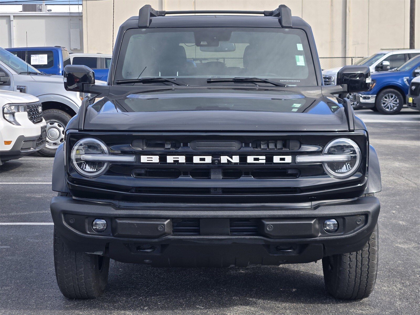 2021 Ford Bronco Base Big Bend Black Diamond Outer Banks photo 2