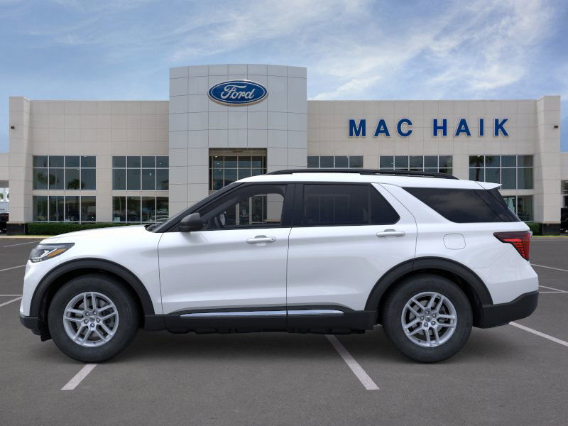 2025 Ford Explorer photo 3