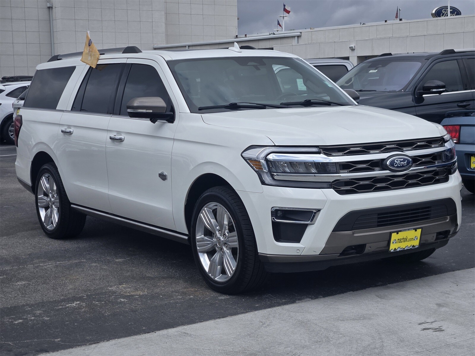 2024 Ford Expedition MAX King Ranch photo 2