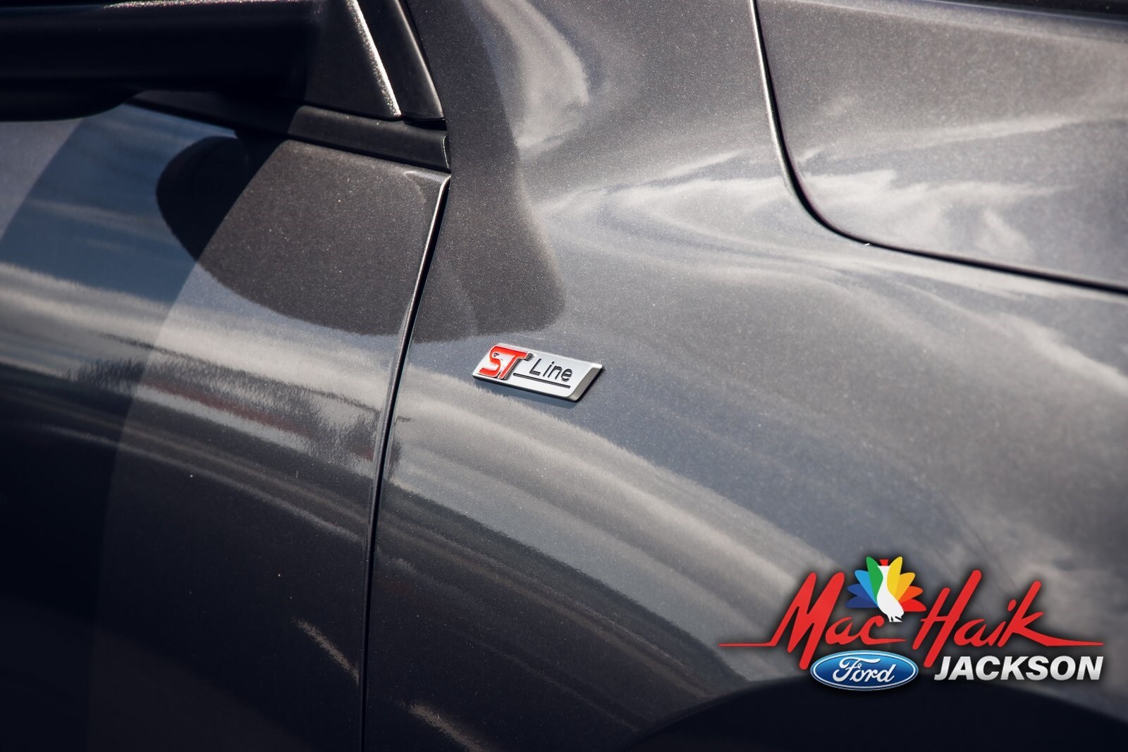 2024 Ford Escape Hybrid ST-Line photo 4