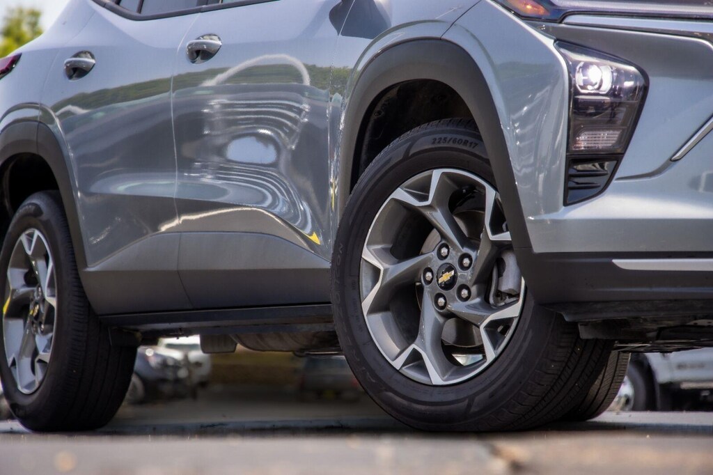 Certified 2025 Chevrolet Trax LT SUV