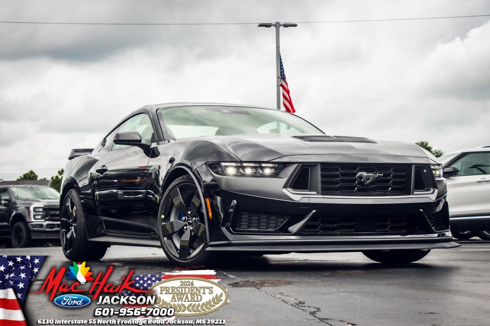 2025 Ford Mustang Dark Horse photo 3