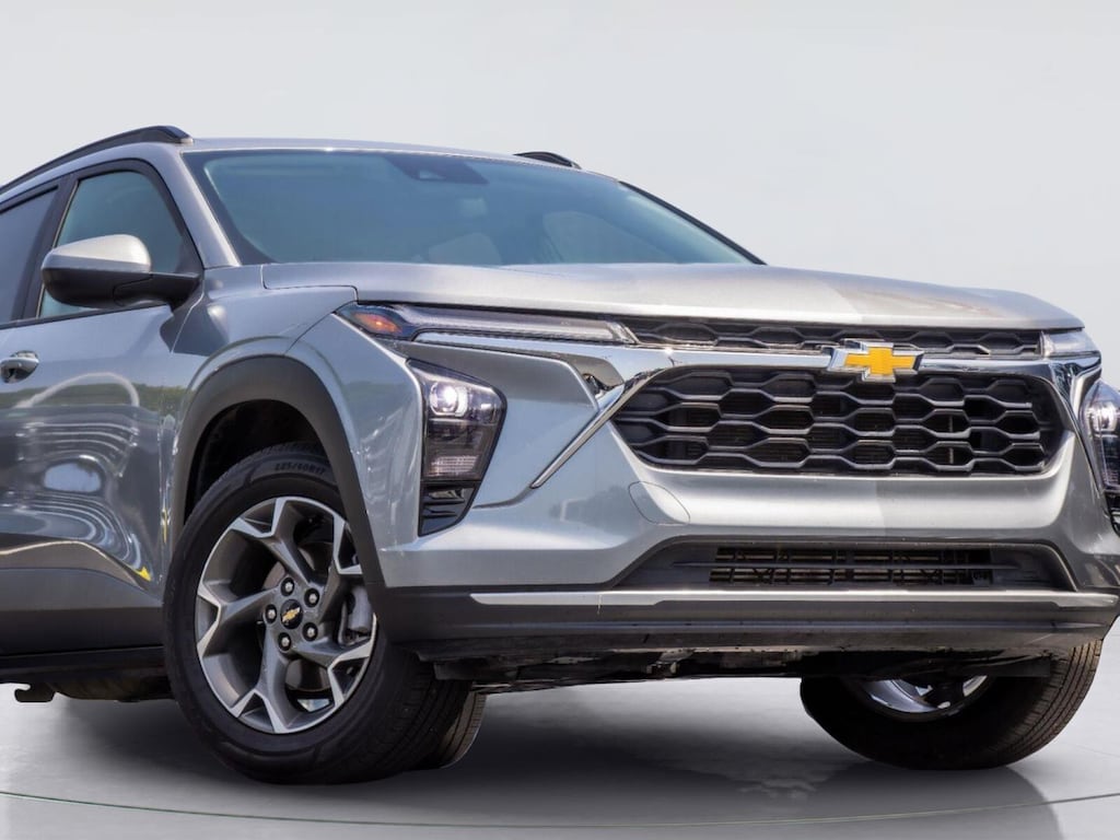 Certified 2025 Chevrolet Trax LT SUV