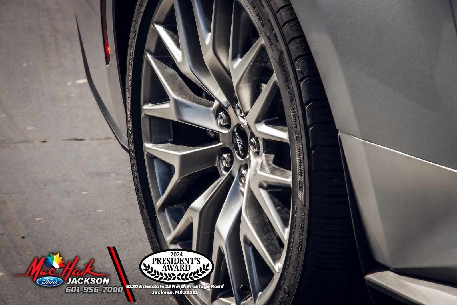 2025 Ford Mustang EcoBoost Premium photo 3