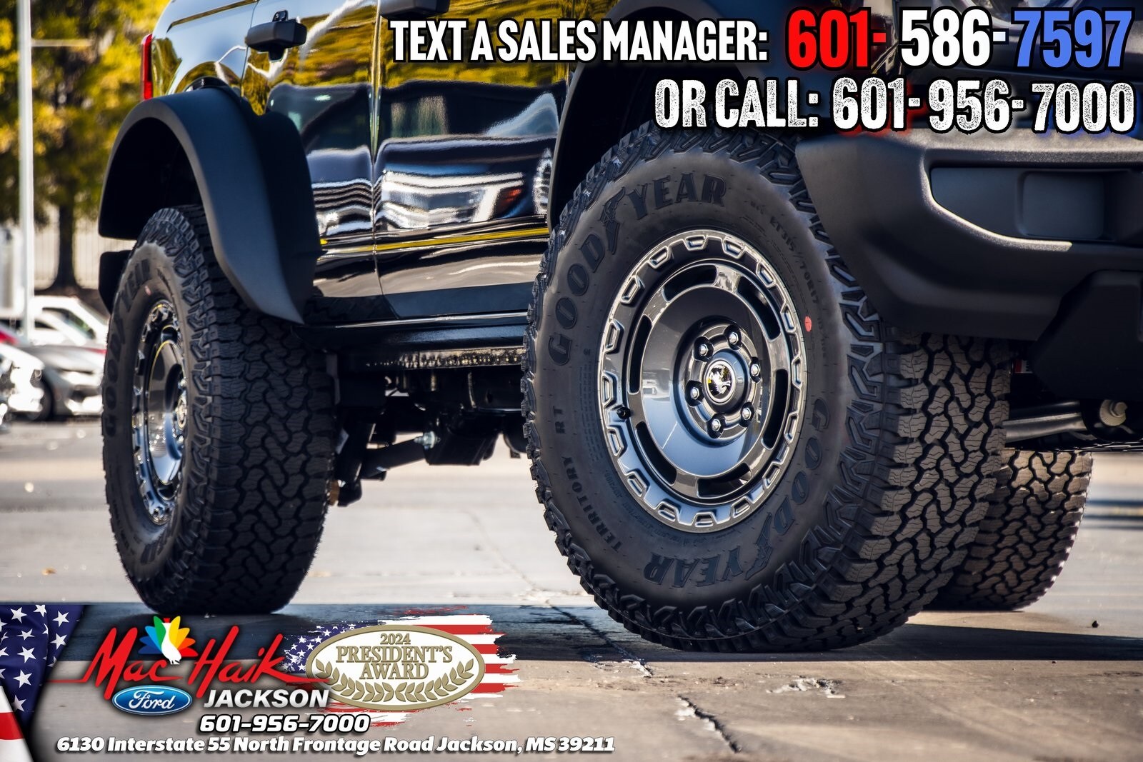 2025 Ford Bronco Base photo 2