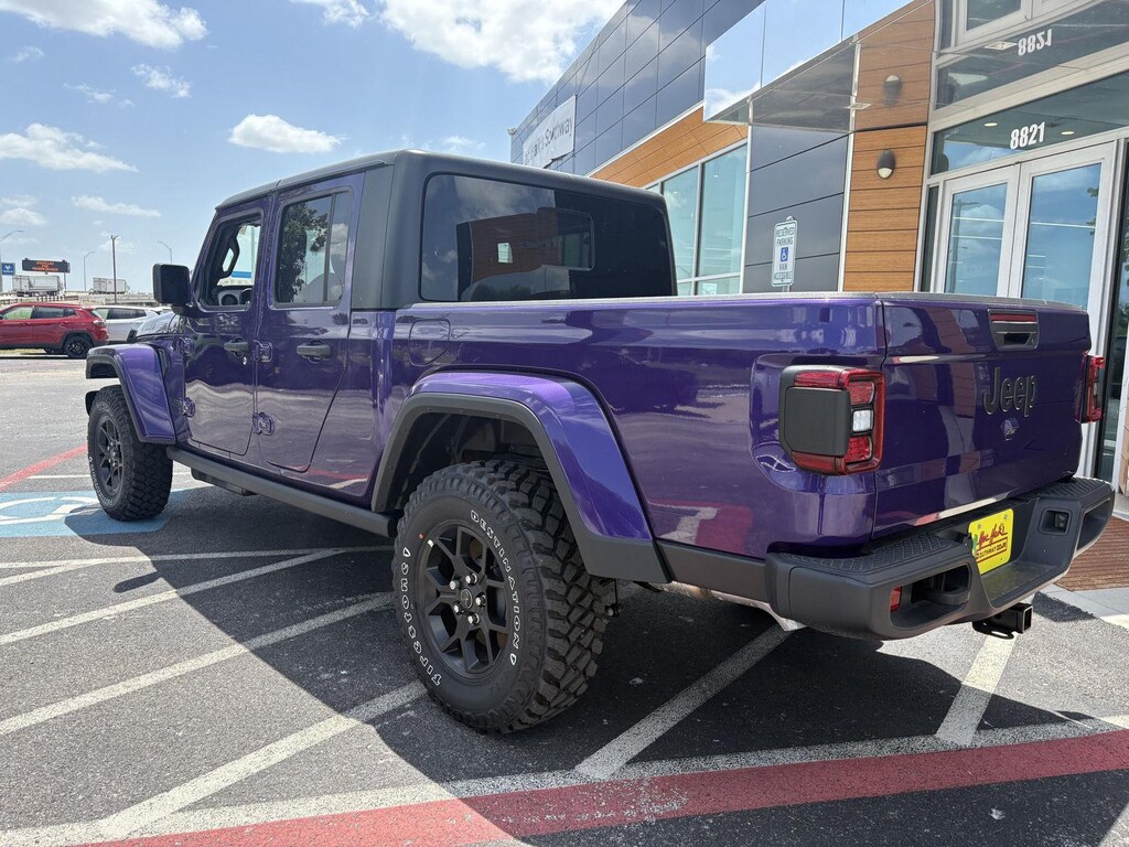 New 2026 Jeep Gladiator WILLYS 4X4 Pickup