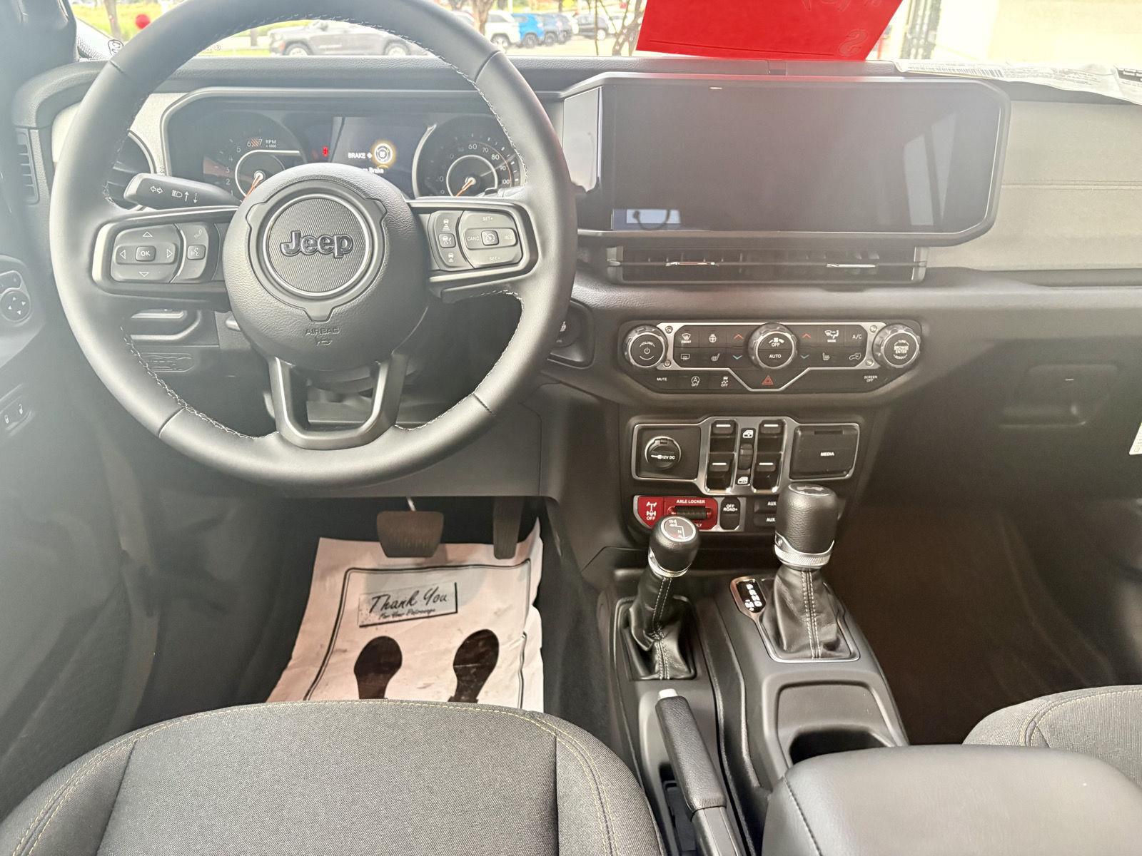 2025 Jeep Wrangler 4-Door Willys - Photo 10