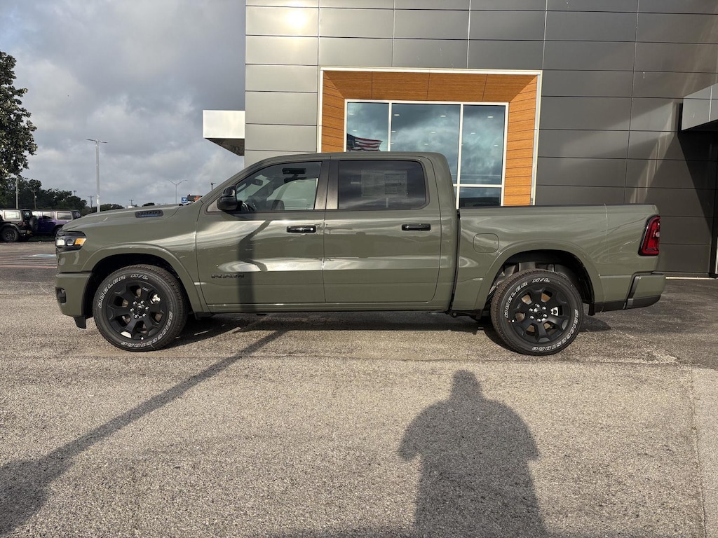 New 2026 Ram 1500 LONE STAR CREW CAB 4X2 5'7 BOX Pickup