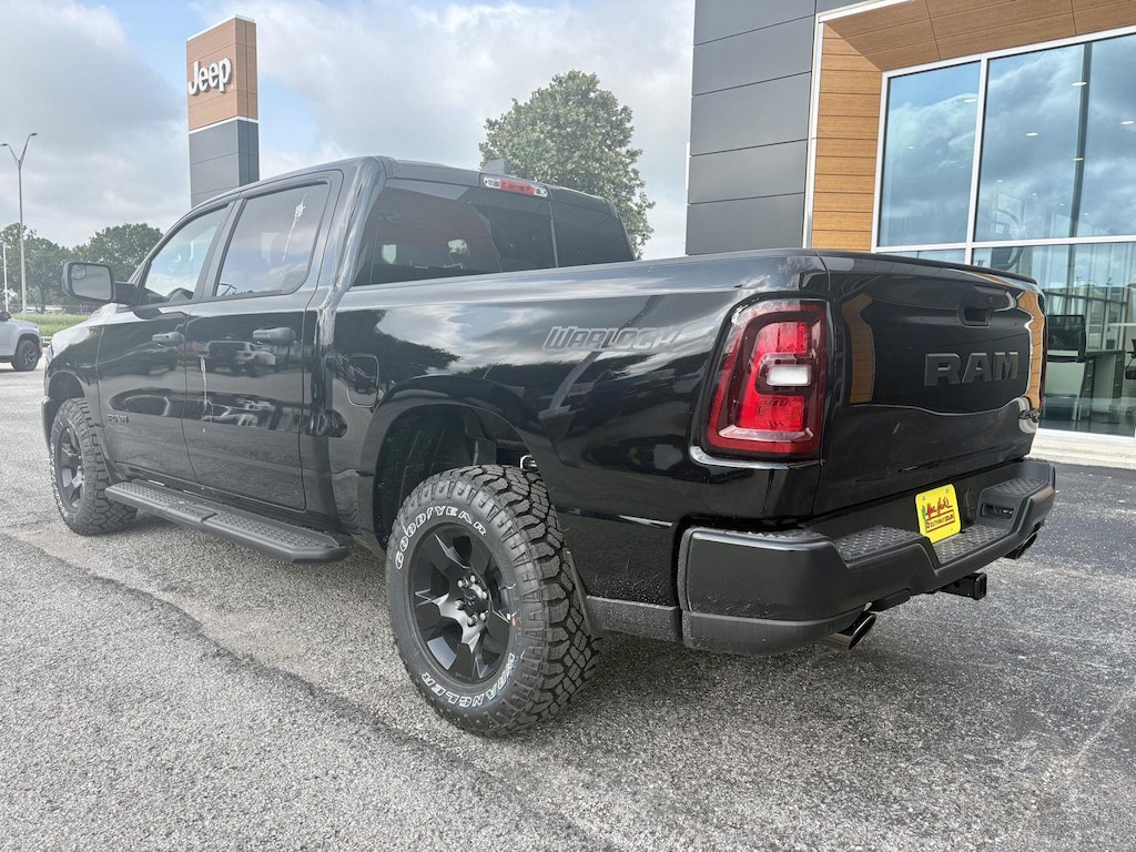 New 2026 Ram 1500 WARLOCK CREW CAB 4X4 5'7 BOX Pickup