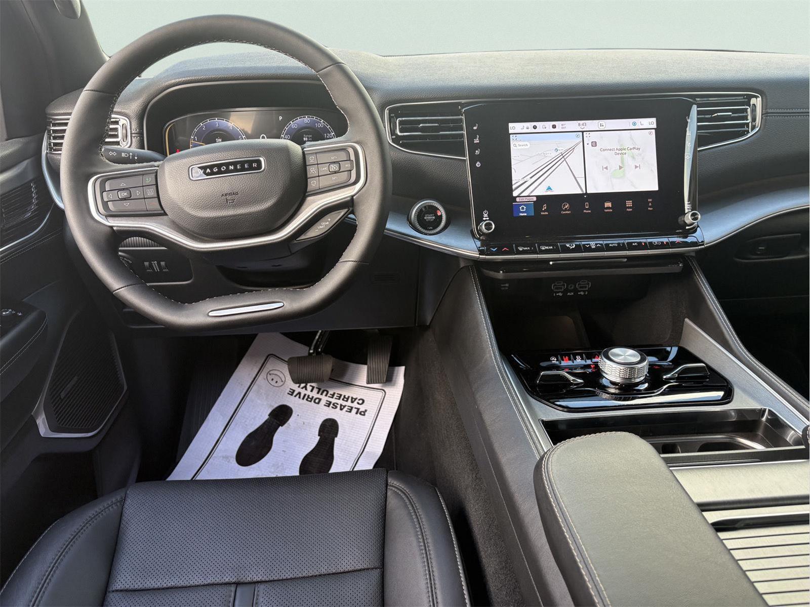 2025 Jeep Wagoneer L Series II - Photo 12