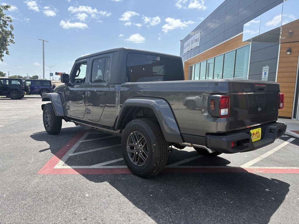 New 2025 Jeep Gladiator SPORT S 4X4 Pickup
