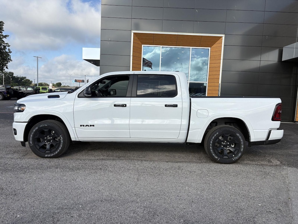 New 2026 Ram 1500 LONE STAR CREW CAB 4X2 5'7 BOX Pickup