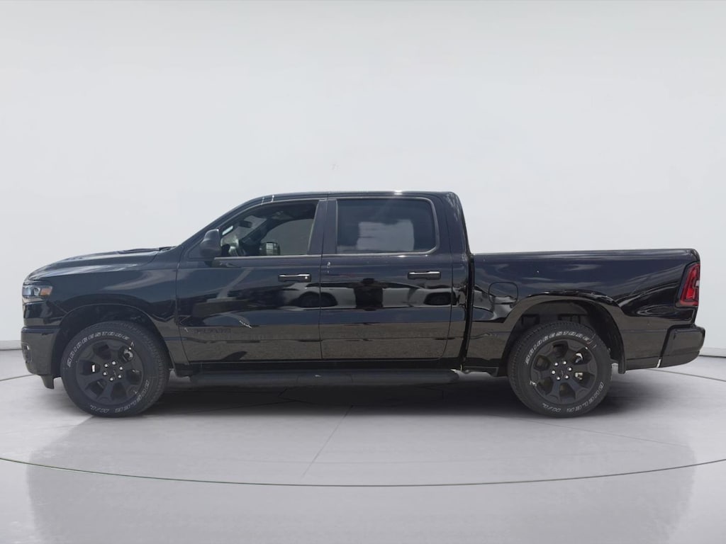 New 2026 Ram 1500 EXPRESS CREW CAB 4X4 5'7 BOX Pickup