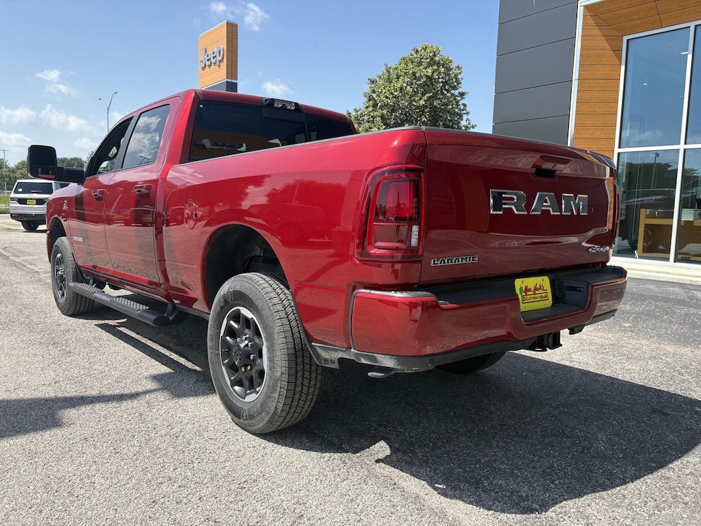New 2026 Ram 2500 LARAMIE CREW CAB 4X4 6'4 BOX Pickup