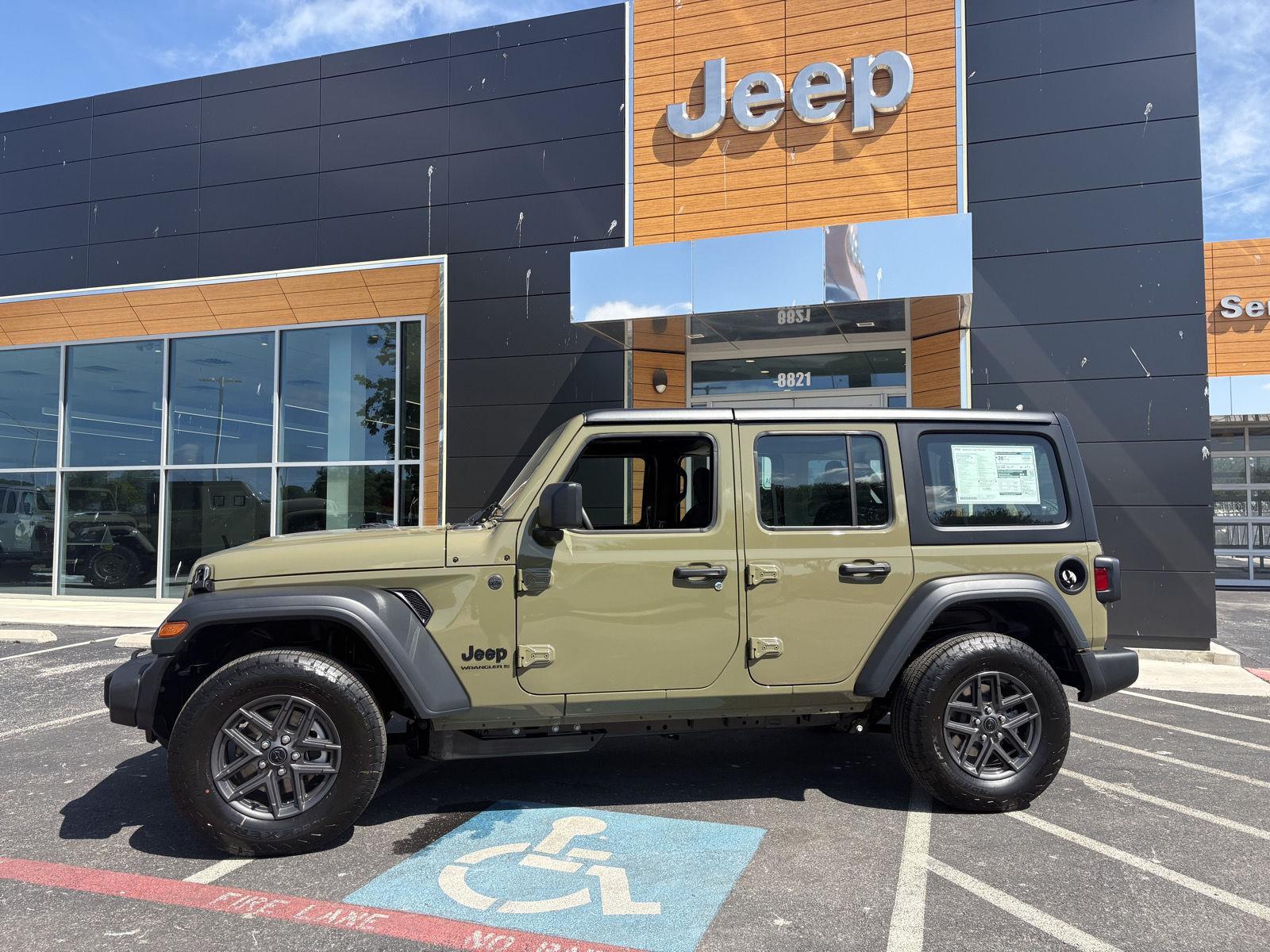 2026 Jeep Wrangler Sport's photo