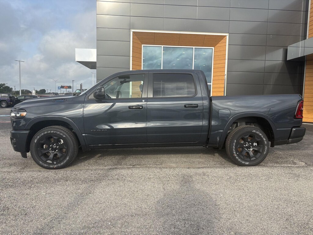 New 2026 Ram 1500 LONE STAR CREW CAB 4X2 5'7 BOX Pickup