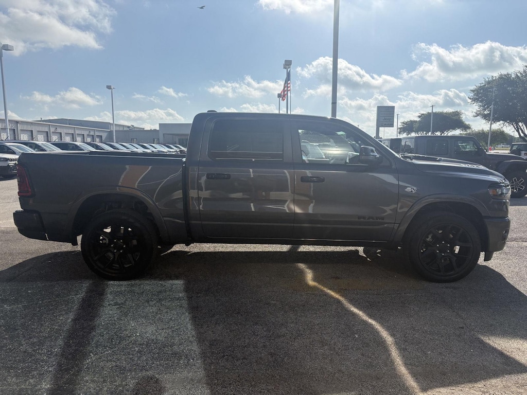 New 2026 Ram 1500 LARAMIE CREW CAB 4X4 5'7 BOX Pickup