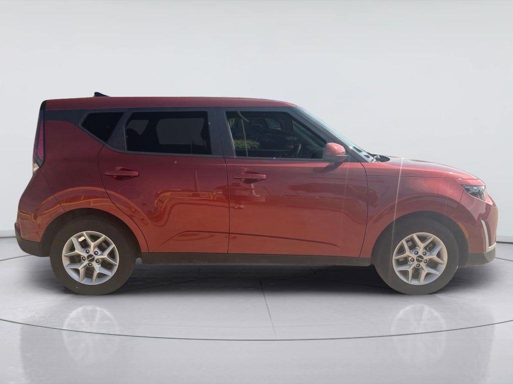Used 2024 Kia Soul LX Hatchback