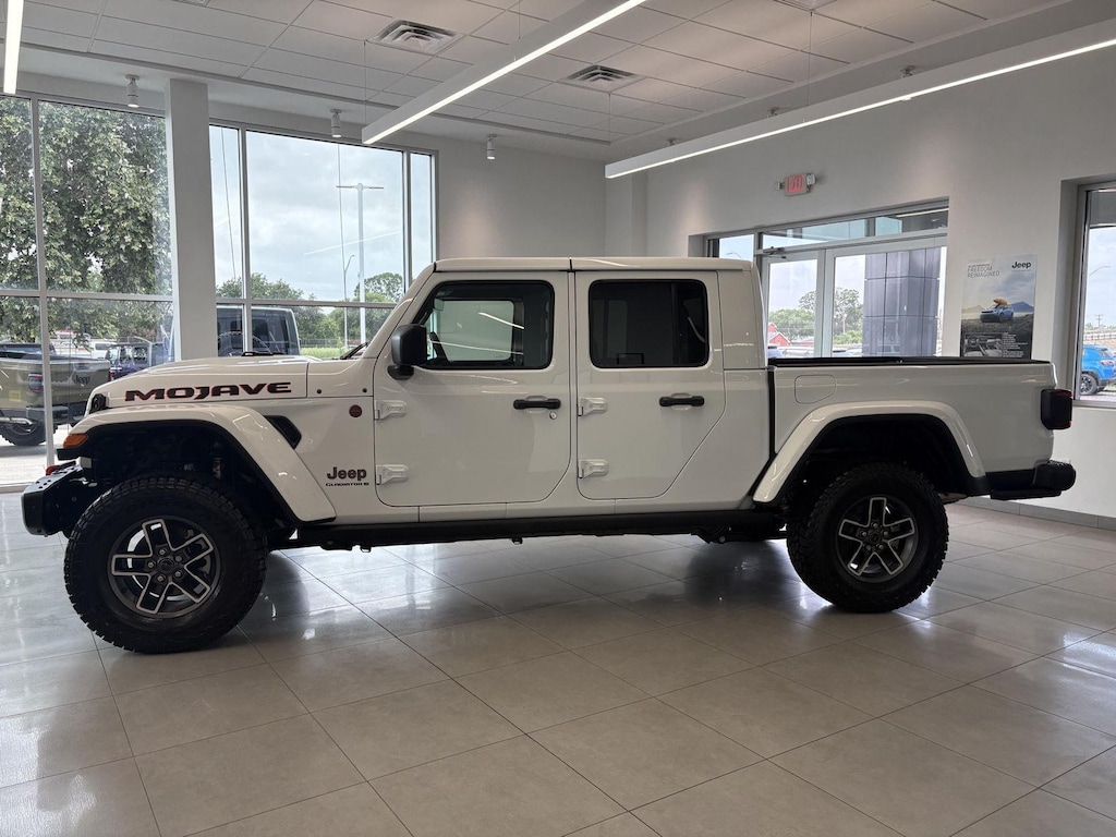 New 2025 Jeep Gladiator MOJAVE X 4X4 Pickup