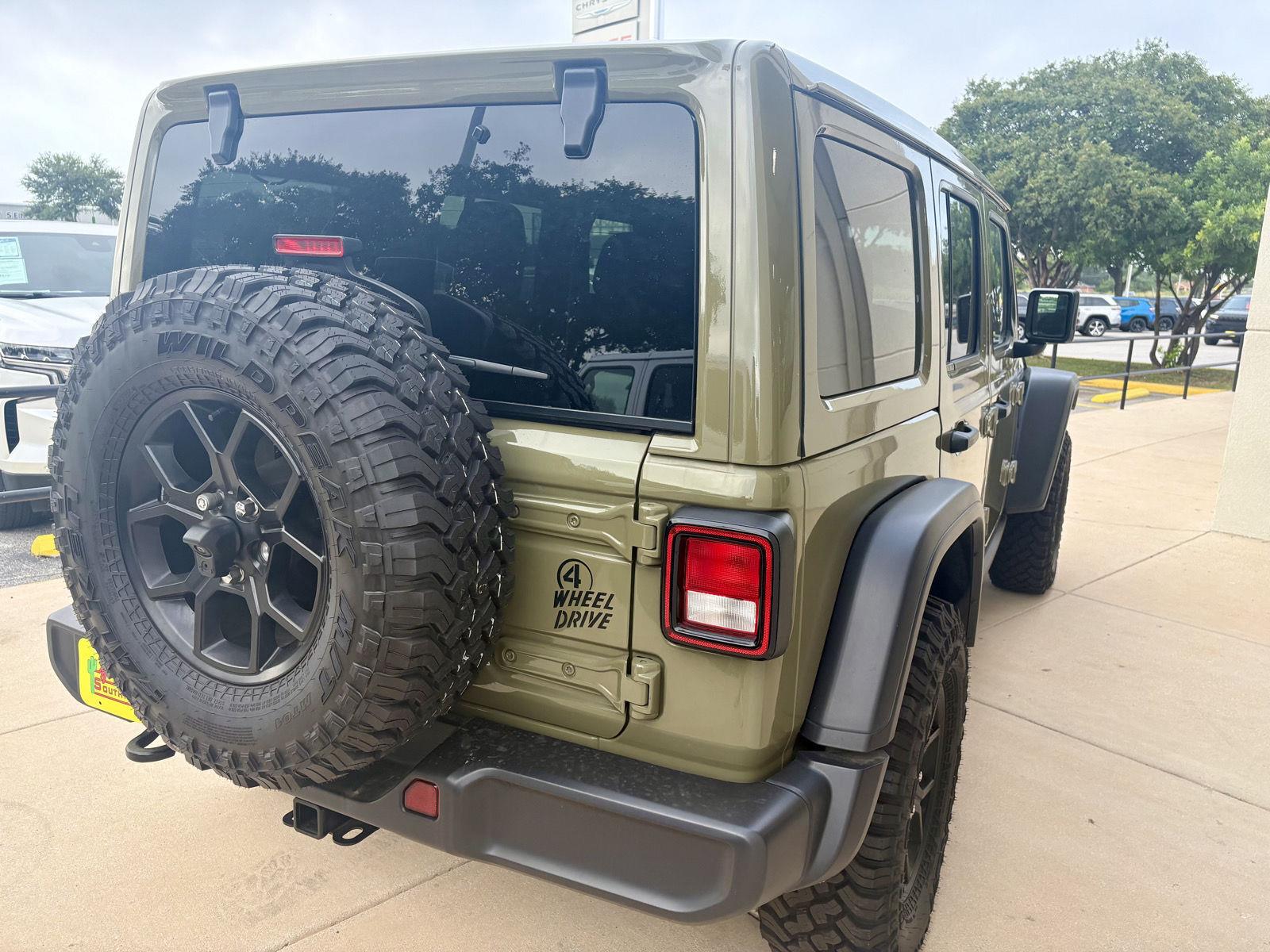 2025 Jeep Wrangler 4-Door Willys - Photo 3