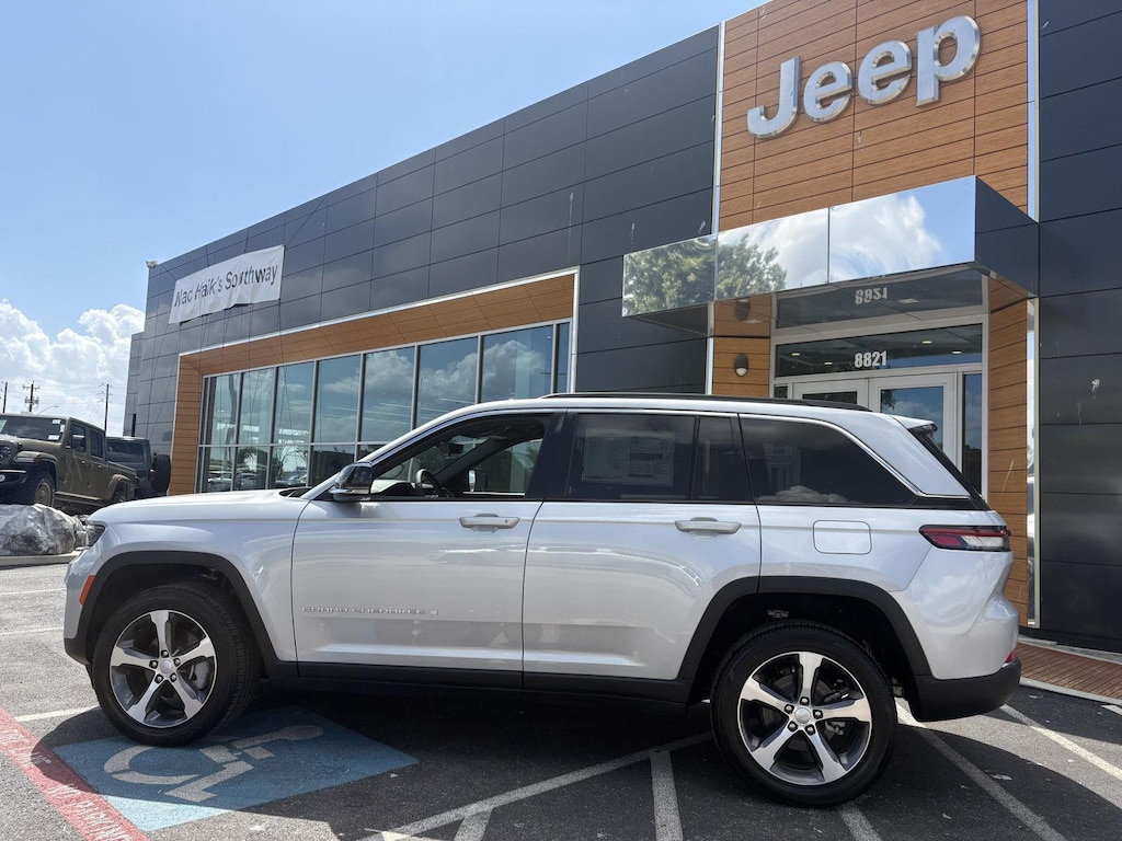 New 2025 Jeep Grand Cherokee LIMITED 4X4 Sport Utility