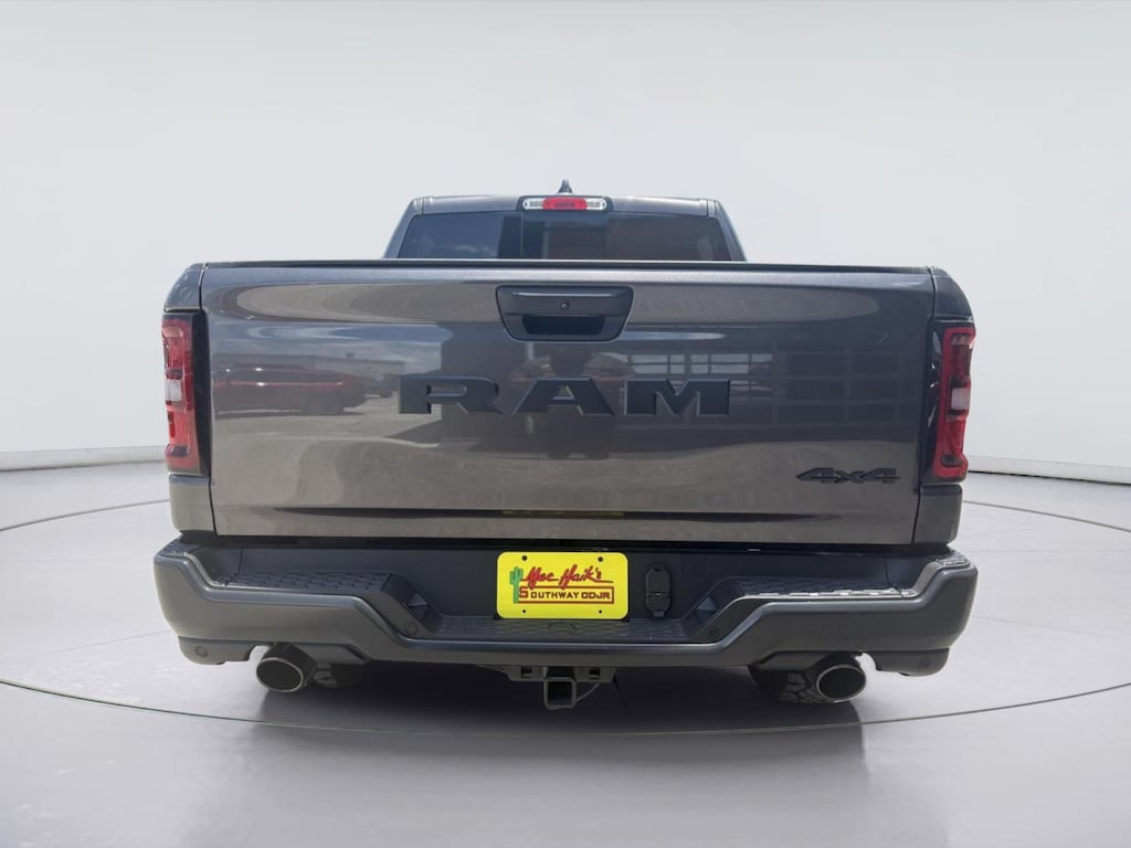 New 2026 Ram 1500 WARLOCK CREW CAB 4X4 5'7 BOX Pickup