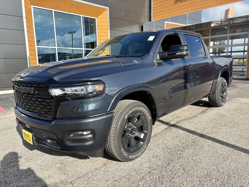 New 2026 Ram 1500 LONE STAR CREW CAB 4X2 5'7 BOX Pickup