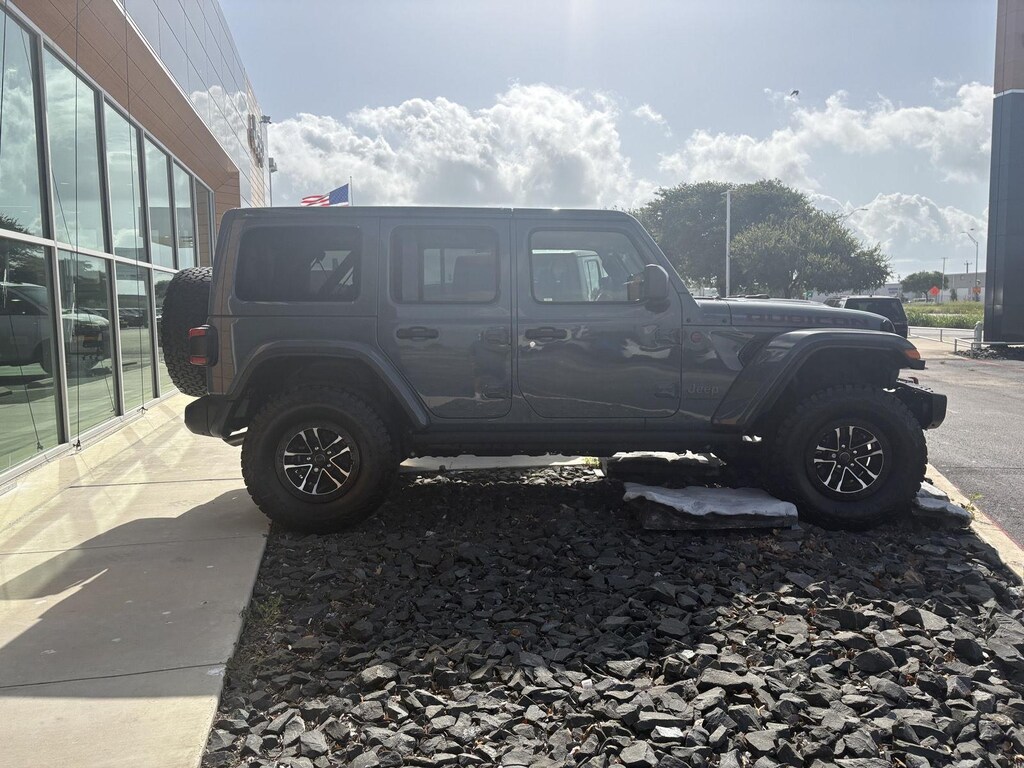 New 2026 Jeep Wrangler 4-DOOR RUBICON X Sport Utility
