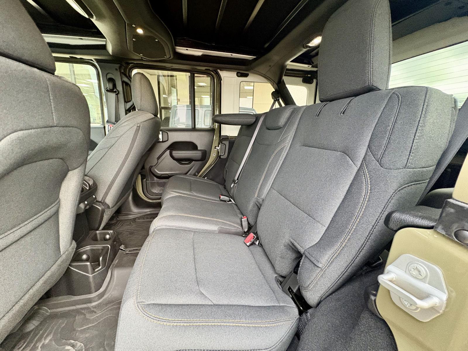 2025 Jeep Wrangler 4-Door Willys - Photo 9