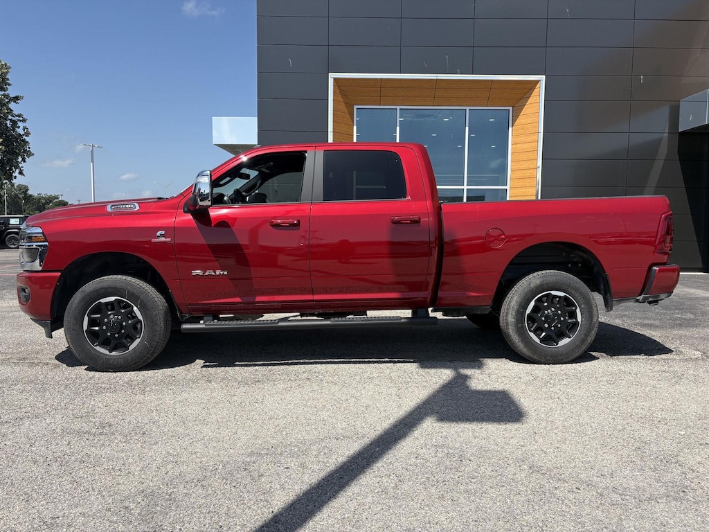 New 2026 Ram 2500 LARAMIE CREW CAB 4X4 6'4 BOX Pickup