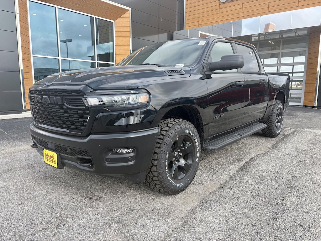 New 2026 Ram 1500 WARLOCK CREW CAB 4X4 5'7 BOX Pickup