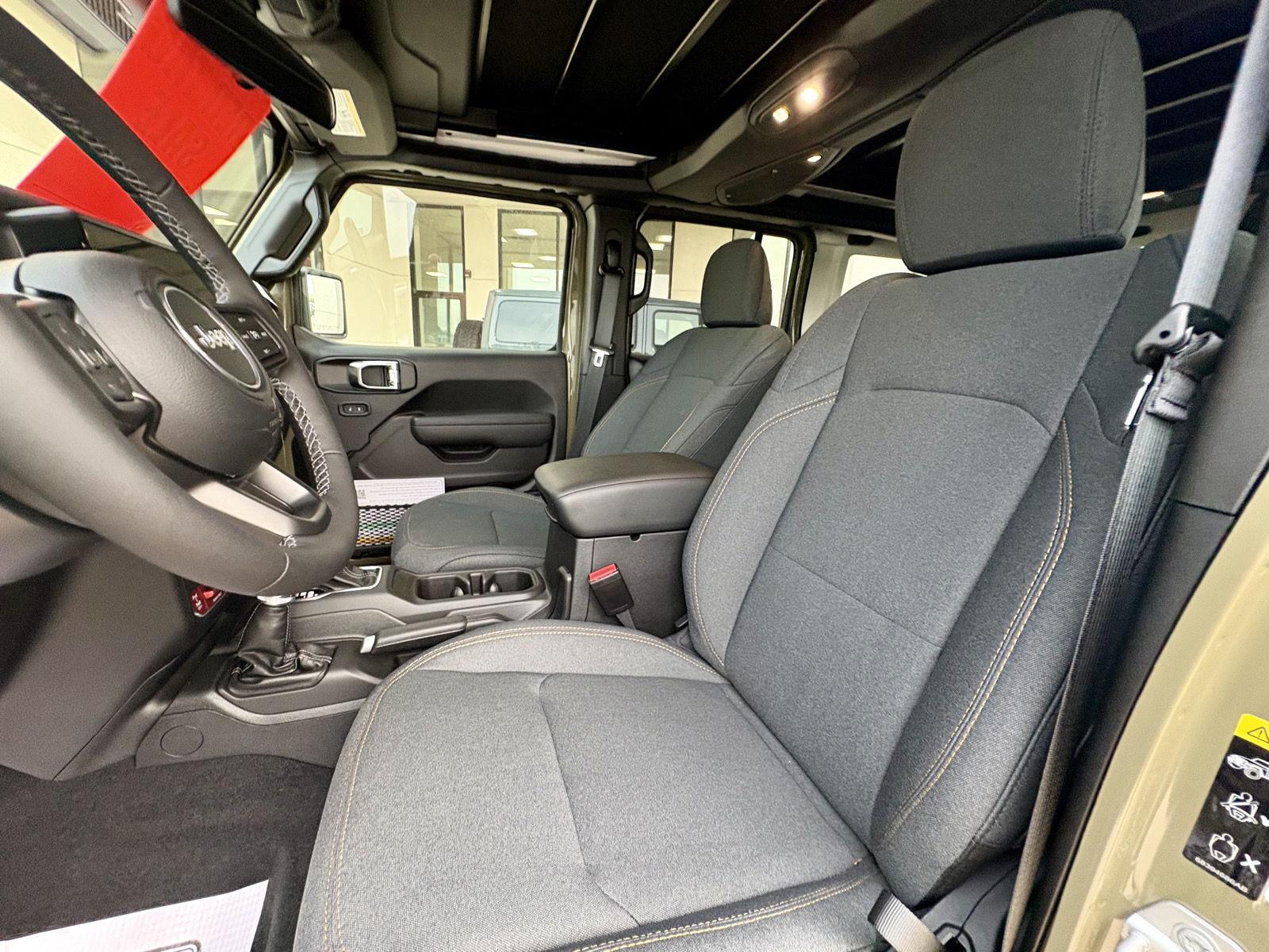 2025 Jeep Wrangler 4-Door Willys - Photo 14