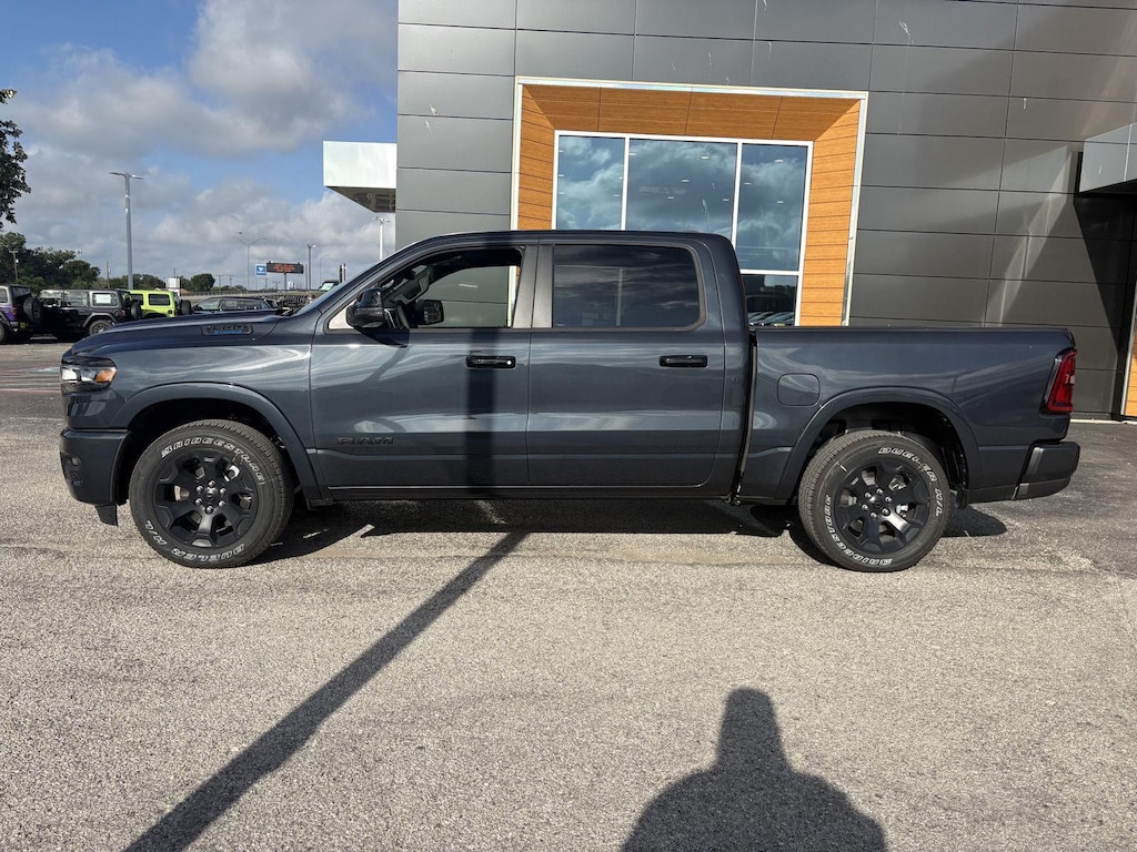 New 2026 Ram 1500 LONE STAR CREW CAB 4X2 5'7 BOX Pickup