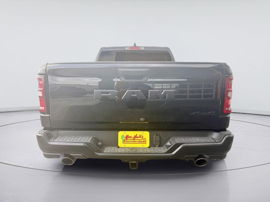 New 2026 Ram 1500 WARLOCK CREW CAB 4X4 5'7 BOX Pickup