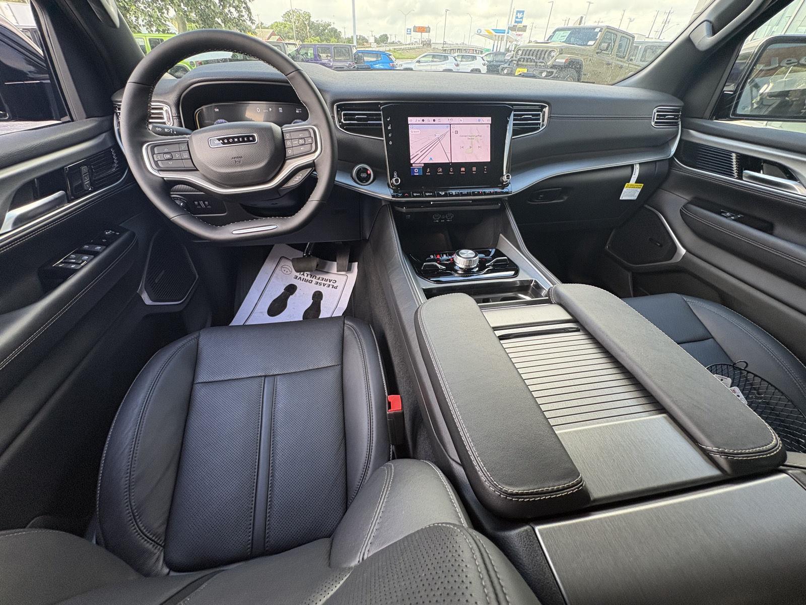 2025 Jeep Wagoneer L Series II - Photo 7