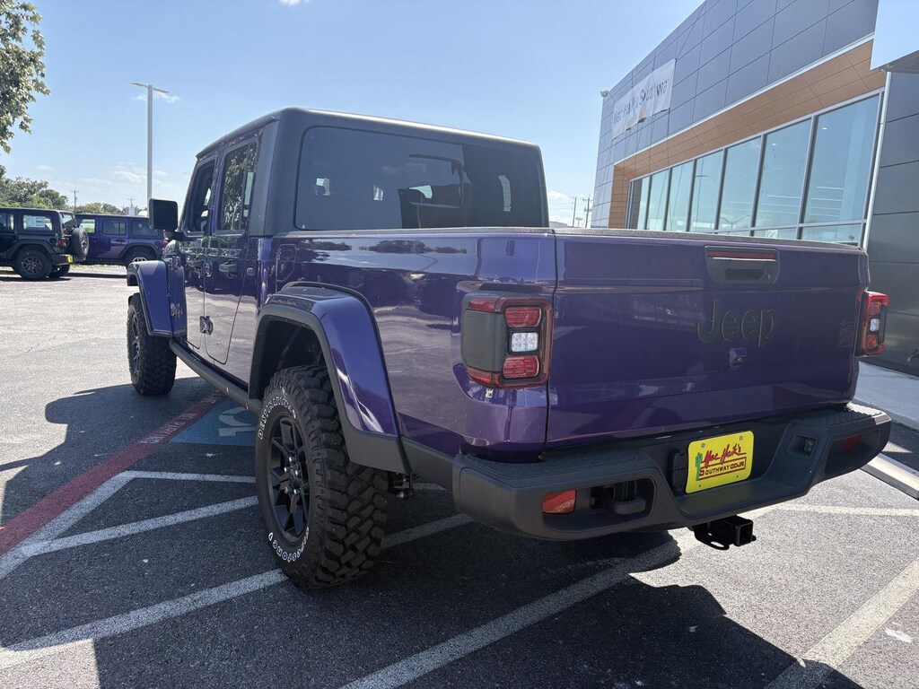 New 2026 Jeep Gladiator WILLYS 4X4 Pickup