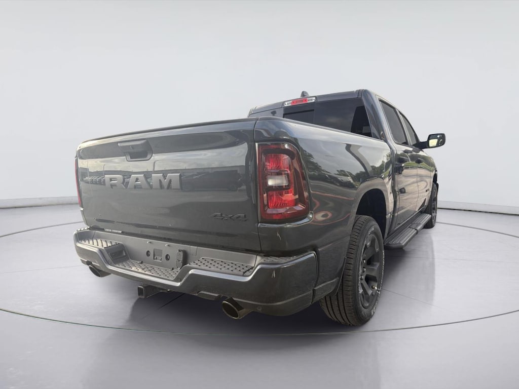 New 2026 Ram 1500 EXPRESS CREW CAB 4X4 5'7 BOX Pickup