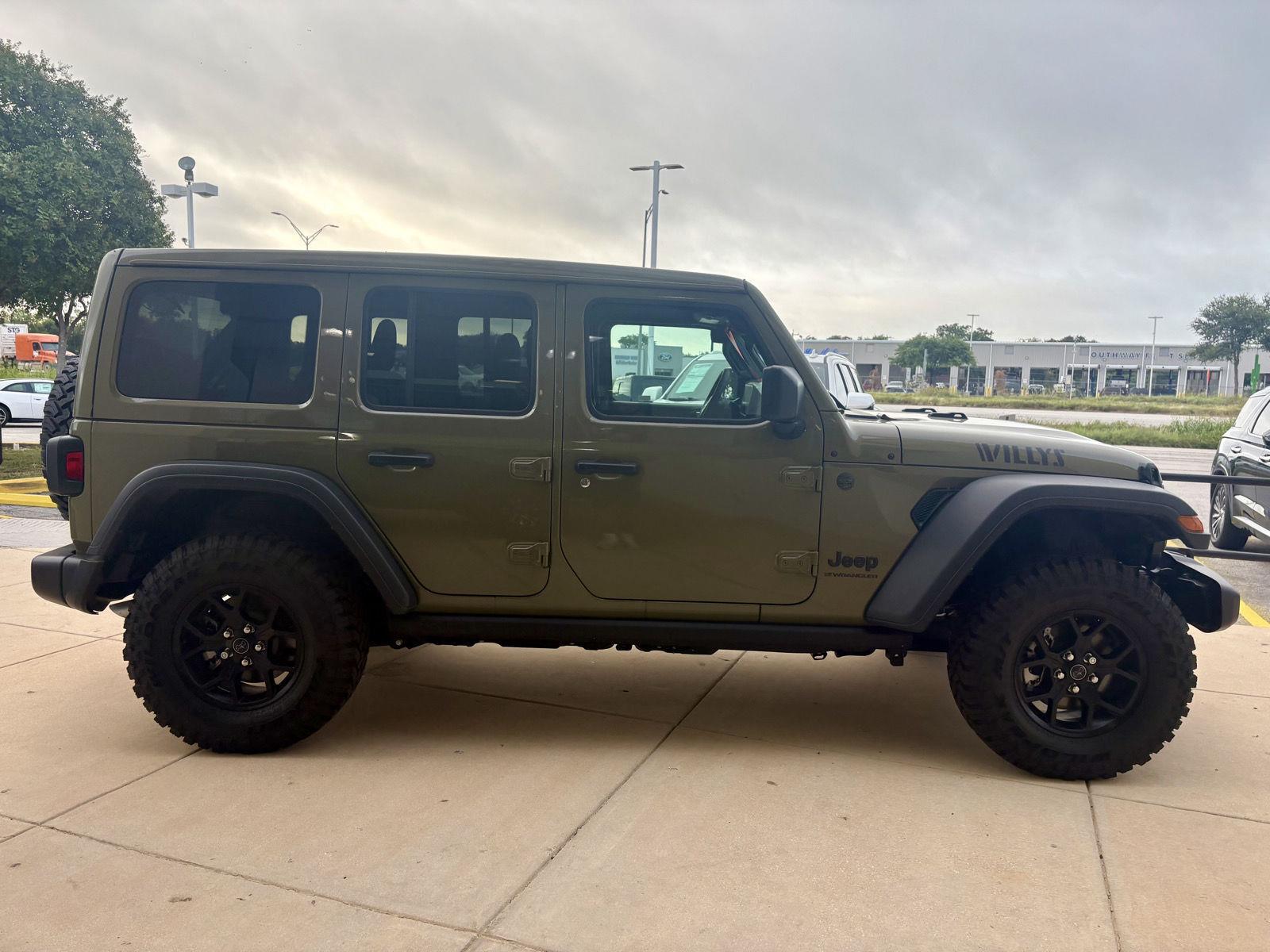 2025 Jeep Wrangler 4-Door Willys - Photo 8
