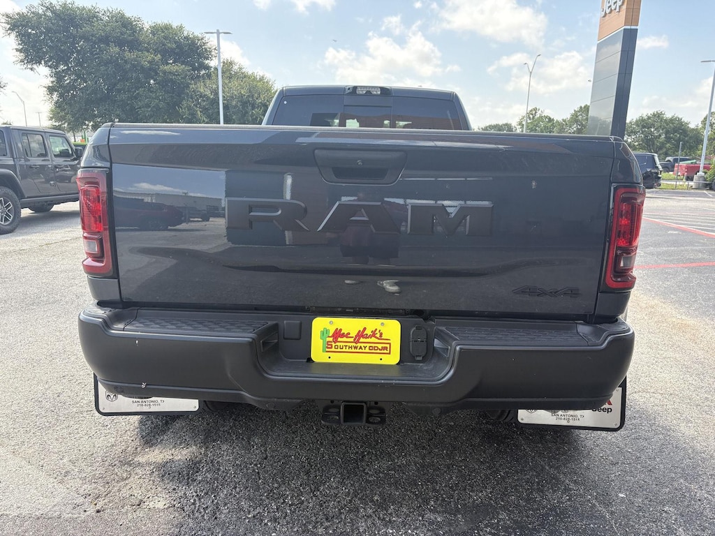 New 2026 Ram 3500 TRADESMAN CREW CAB 4X4 8' BOX Pickup
