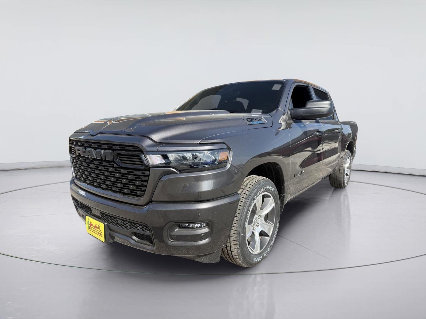 New 2026 Ram 1500 EXPRESS CREW CAB 4X2 5'7 BOX