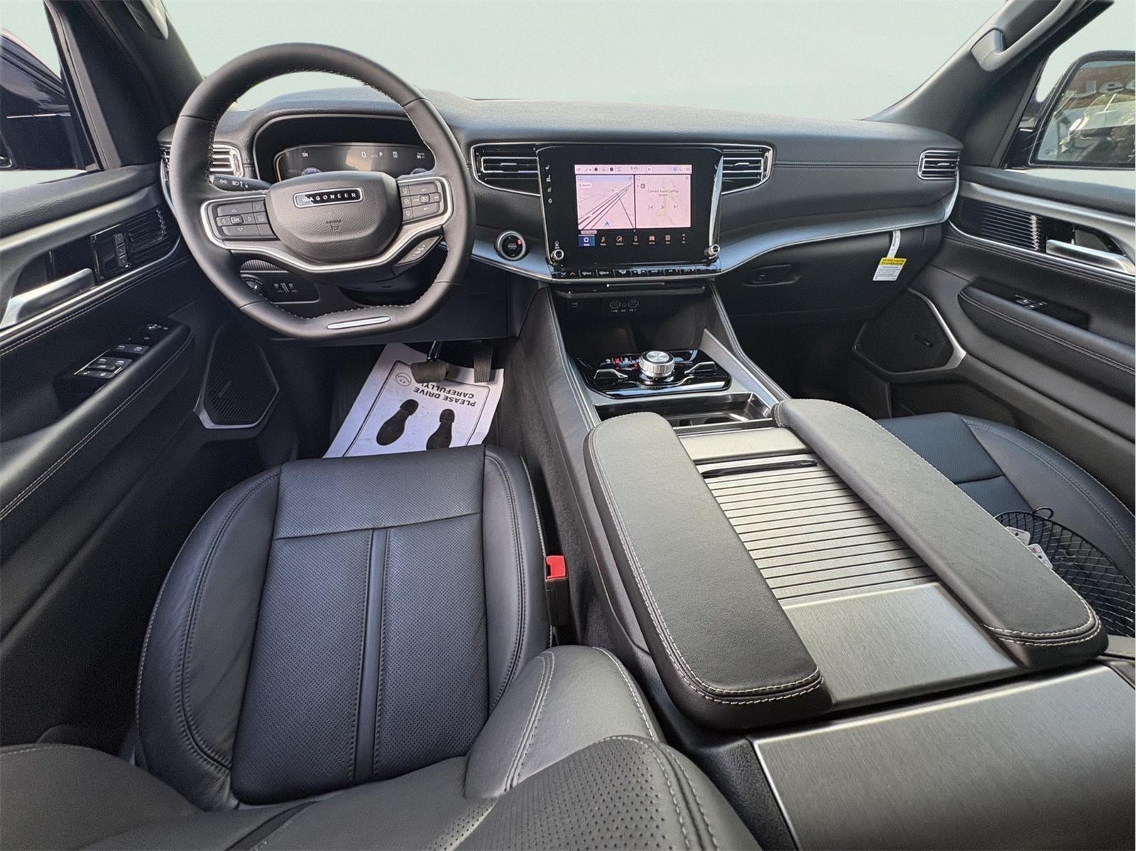 2025 Jeep Wagoneer L Series II - Photo 7