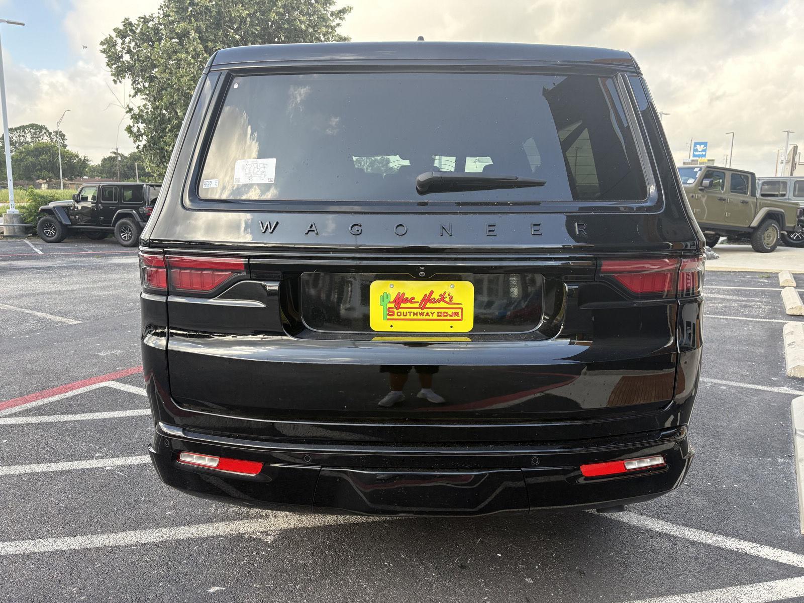 2025 Jeep Wagoneer L Series II - Photo 6