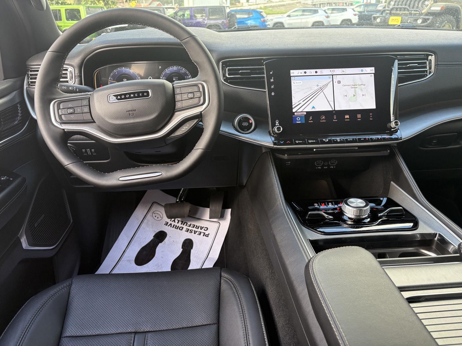 2025 Jeep Wagoneer L Series II - Photo 12
