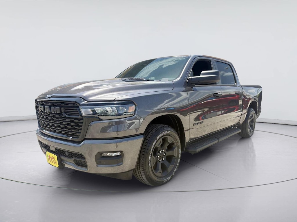 New 2026 Ram 1500 EXPRESS CREW CAB 4X4 5'7 BOX Pickup