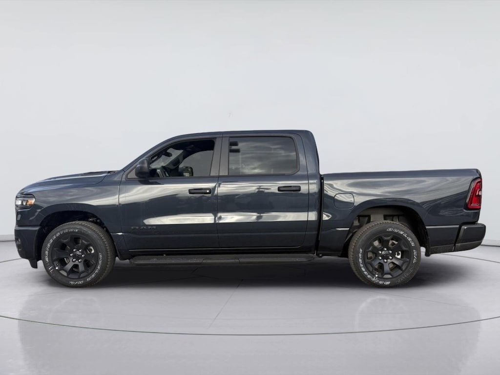 New 2026 Ram 1500 EXPRESS CREW CAB 4X4 5'7 BOX Pickup