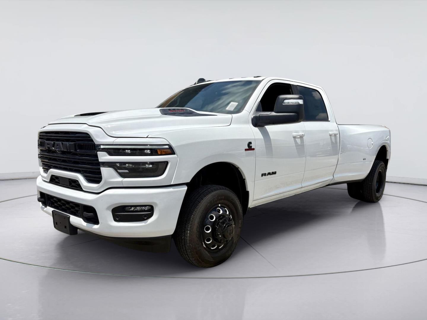 New 2026 Ram 3500 LARAMIE CREW CAB 4X4 8' BOX
